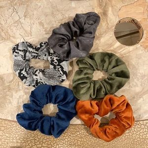 Set of Scrunchies